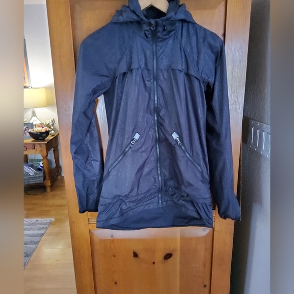 lululemon athletica Jackets & Blazers - Lululemon Miss Misty Run Jacket II EUC Size 2
